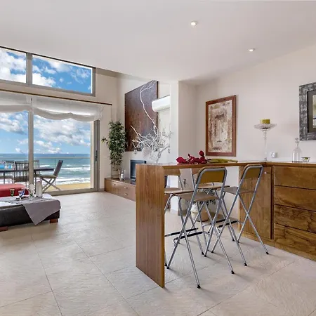 Seafront Duplex 200 M From Beach