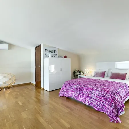 Seafront Duplex 200 M From Beach Apartment