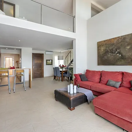 Seafront Duplex 200 M From Beach